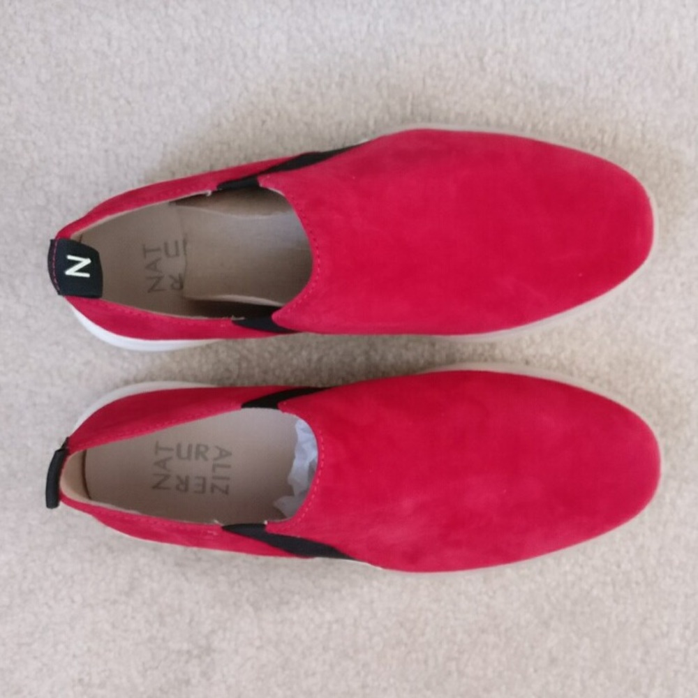 NIB Naturalizer Untold Suede Slip-On Sneaker - Picture 3 of 5